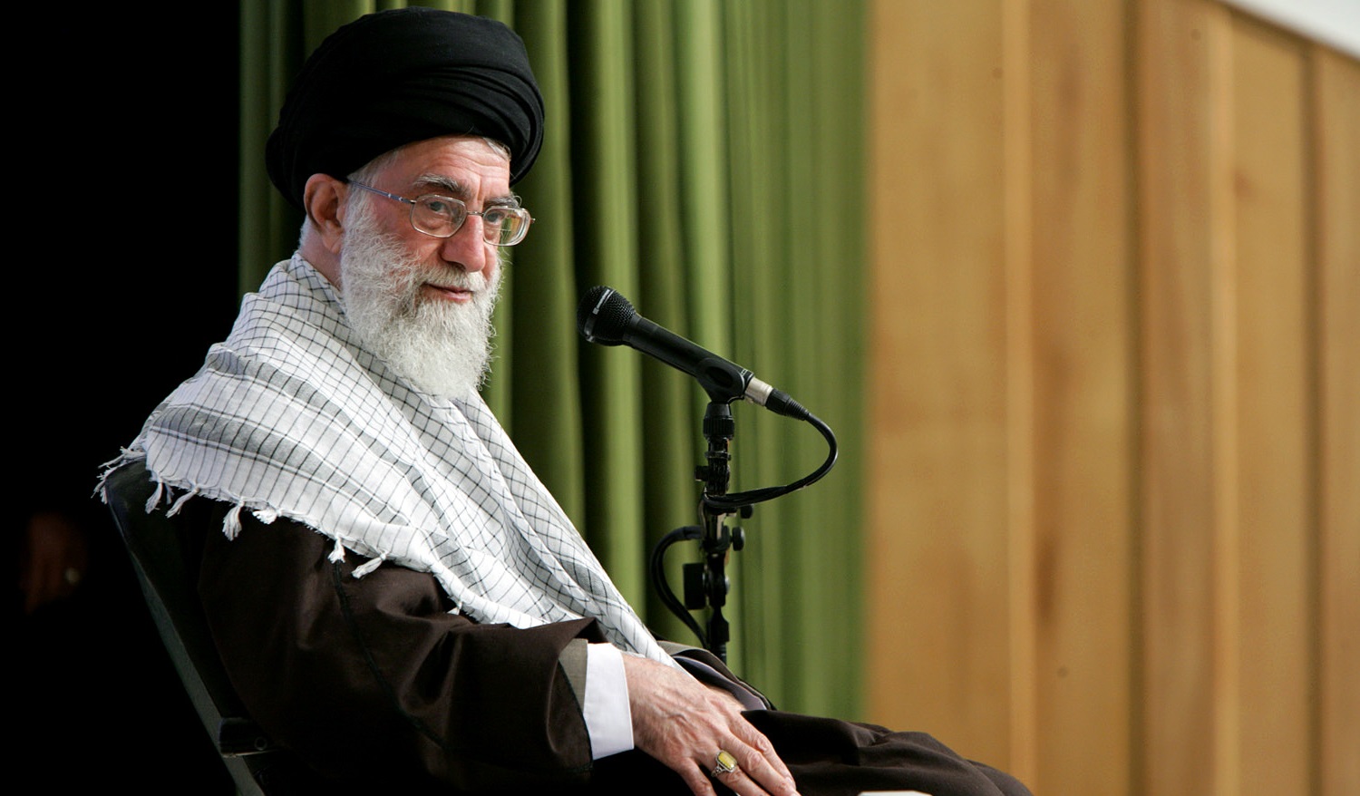 فرزندانی که برای والدین، عمل صالح‌اند
